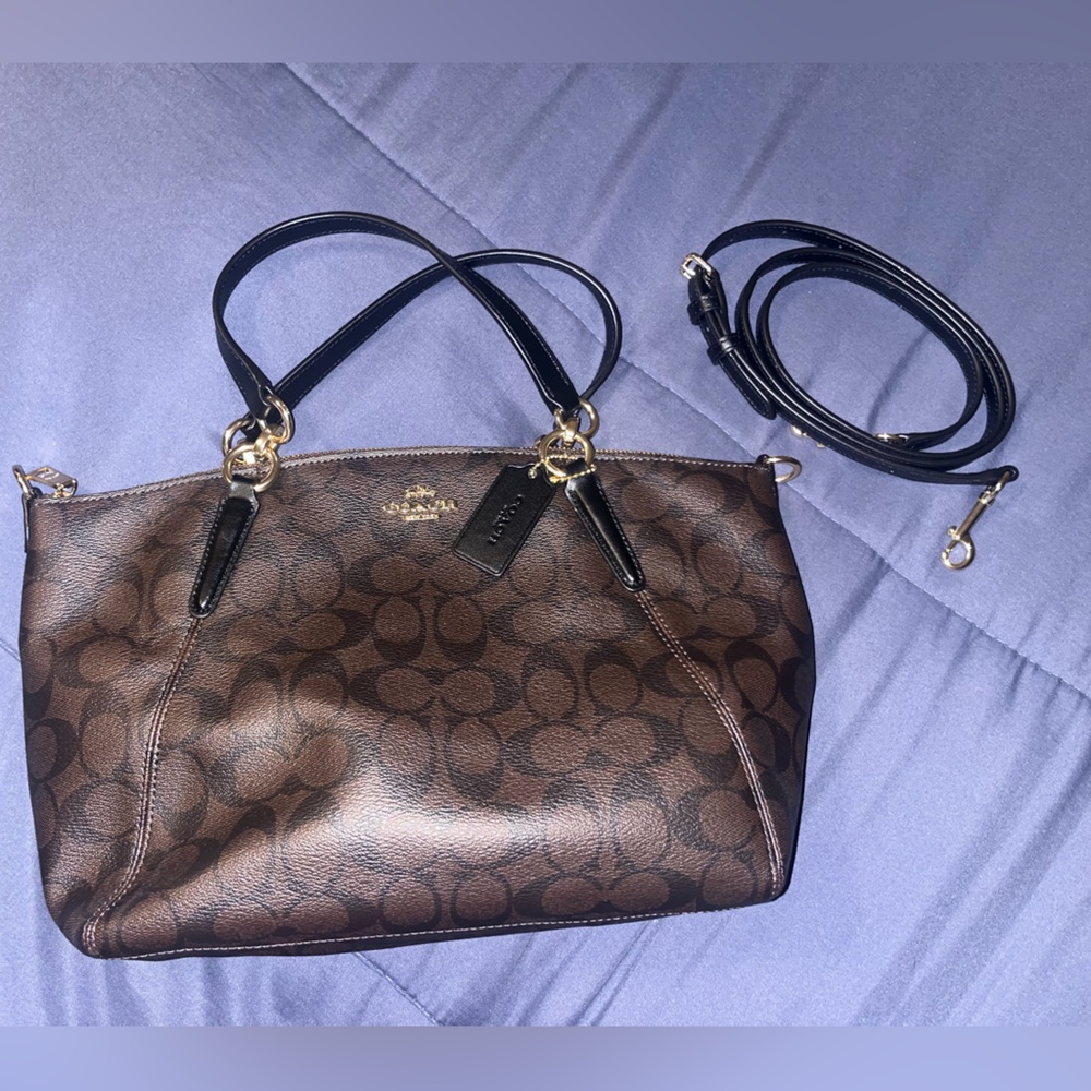 NWT COACH Signature Light Weight Small Kelsey Satchel Purse  (F28989)